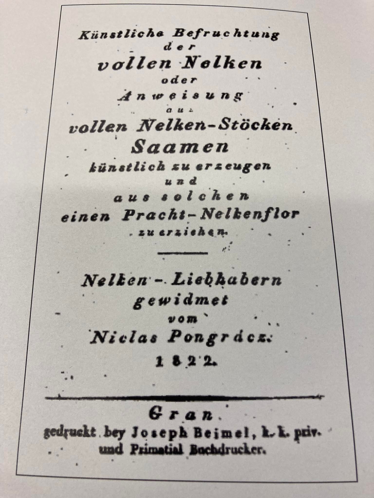 Régi nyomtatott német dokumentum, amely alatt cím és szöveg szerepel, esetleg egy könyvoldal vagy füzet, enyhén foltos és elöregedett megjelenéssel.