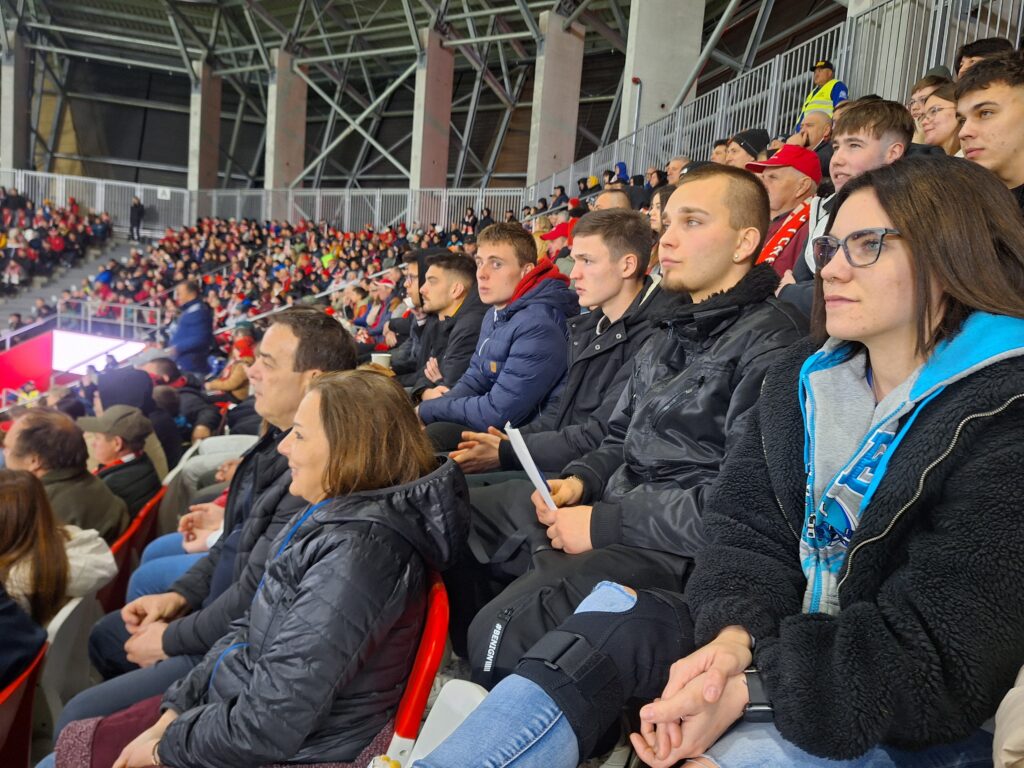A Serényis fiatalok a Sepsiszentgyörgyi stadionba is eljutottak futball mérkőzésre